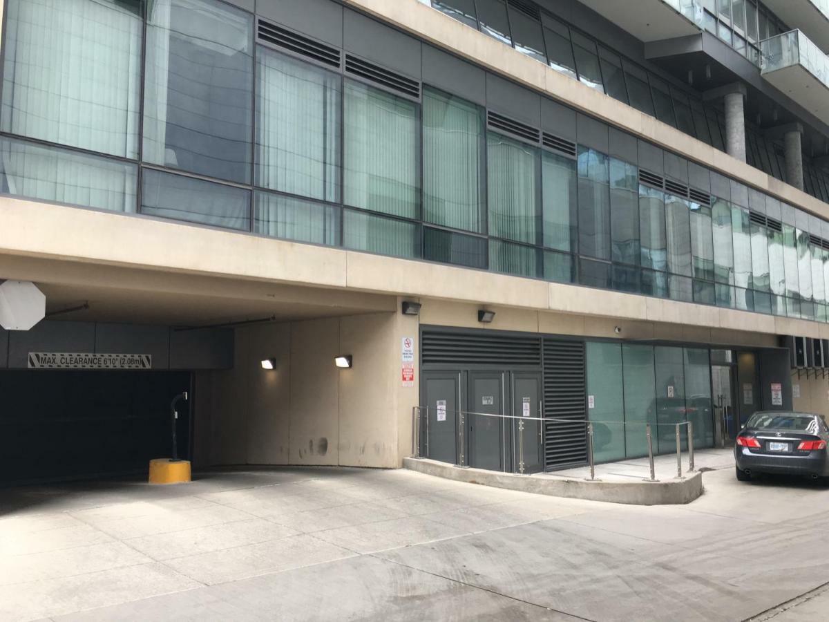 Altitude Suites Bay Street - Holiday Bonus - Free Parkingトロント エクステリア 写真